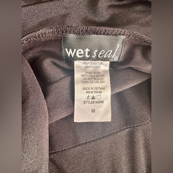 Wet Seal size M, medium BLACK Bodycon stretchy SEXY low cut top!  EUC! Like NEW! - Picture 8 of 8